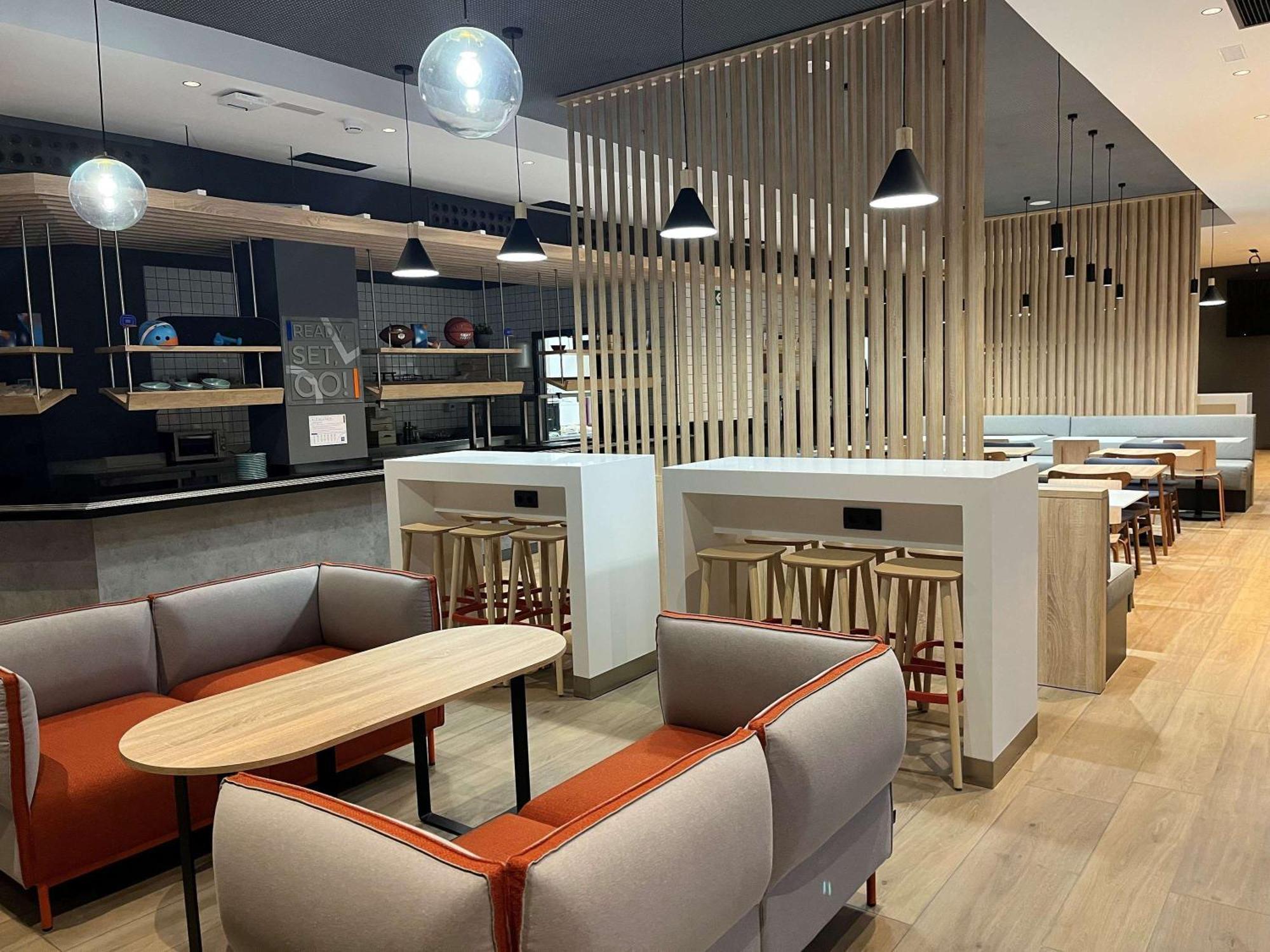 Ibis Budget Logrono Centro Zewnętrze zdjęcie